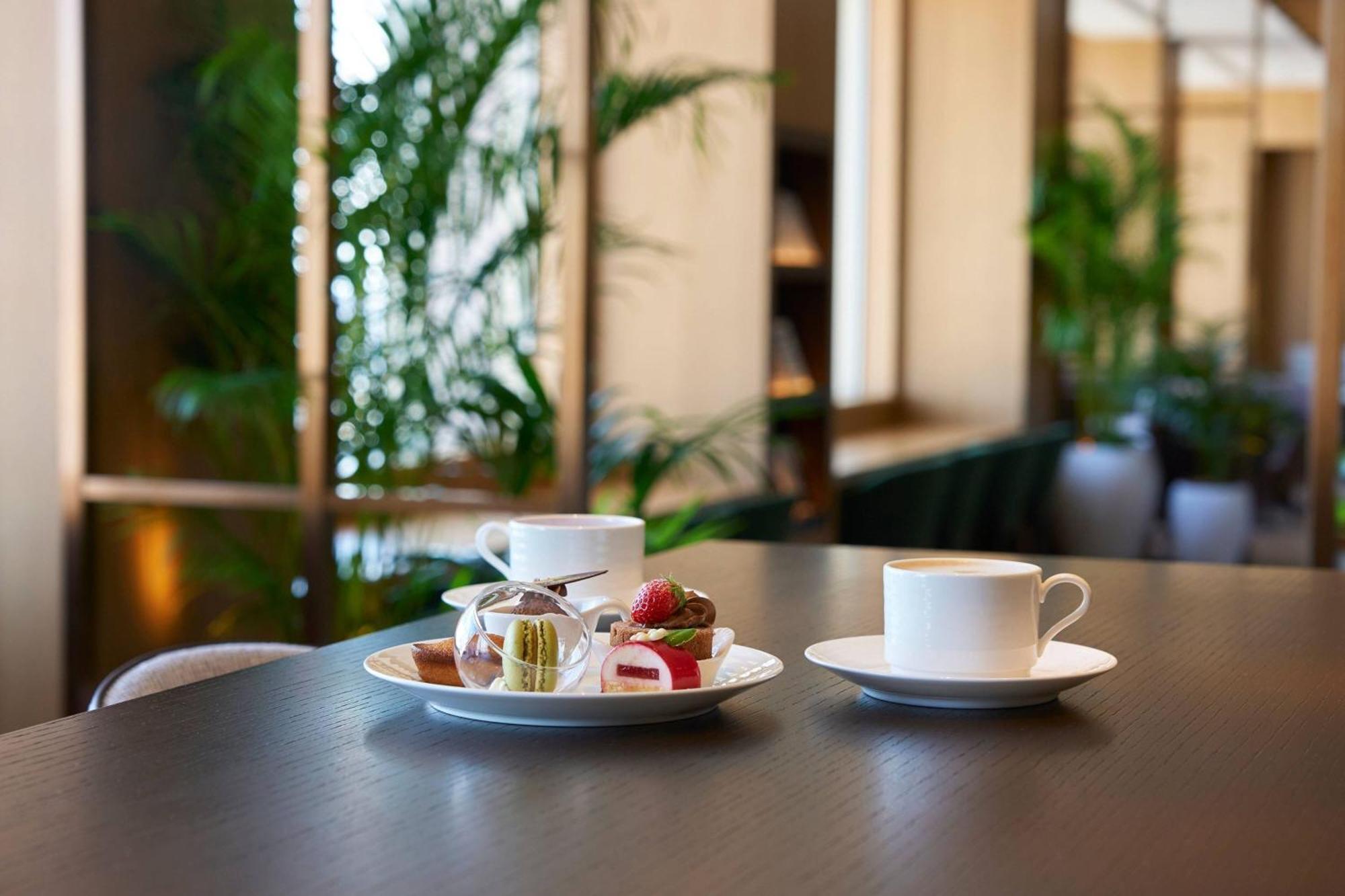 The Westin Tokyo Hotel Екстериор снимка