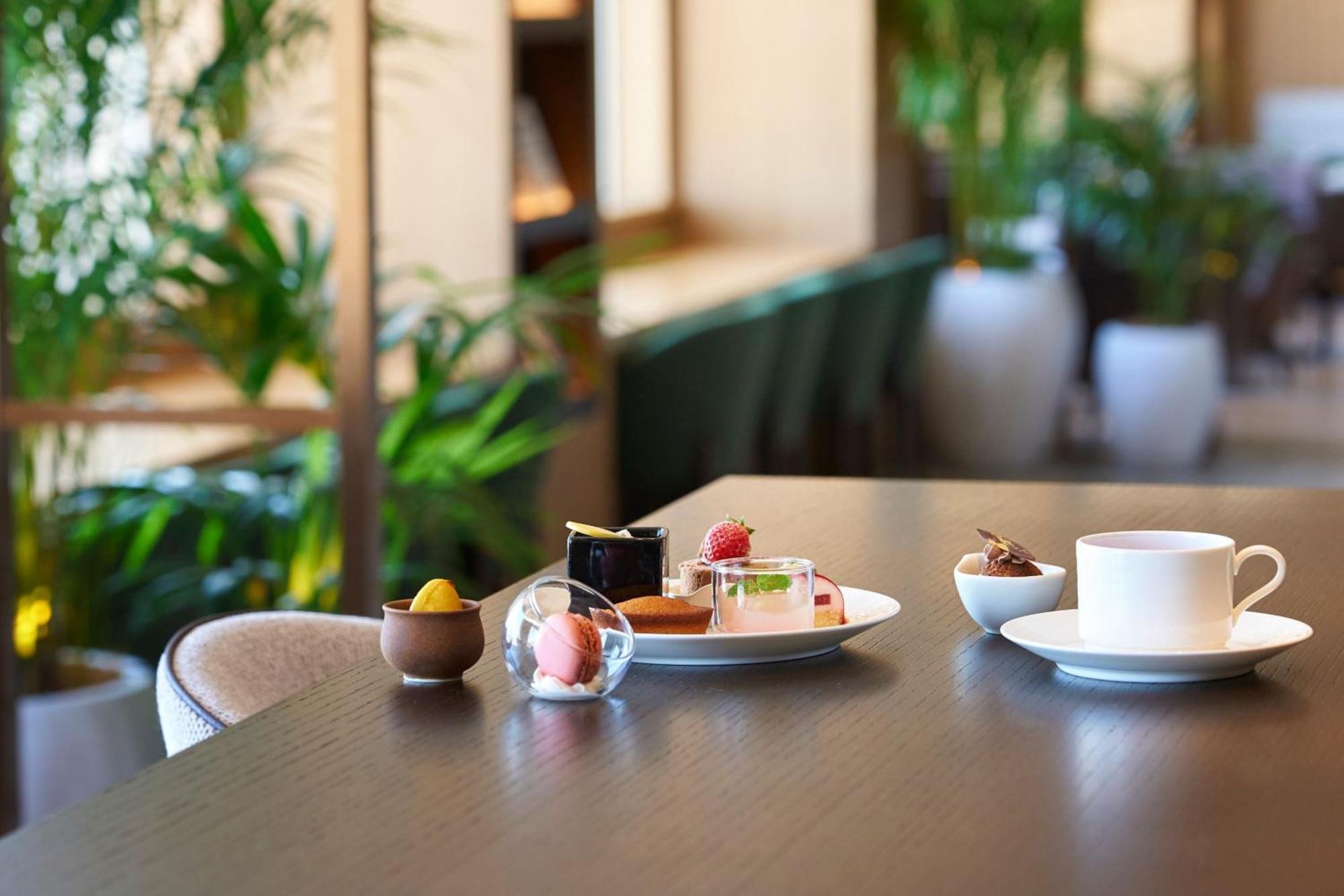 The Westin Tokyo Hotel Екстериор снимка